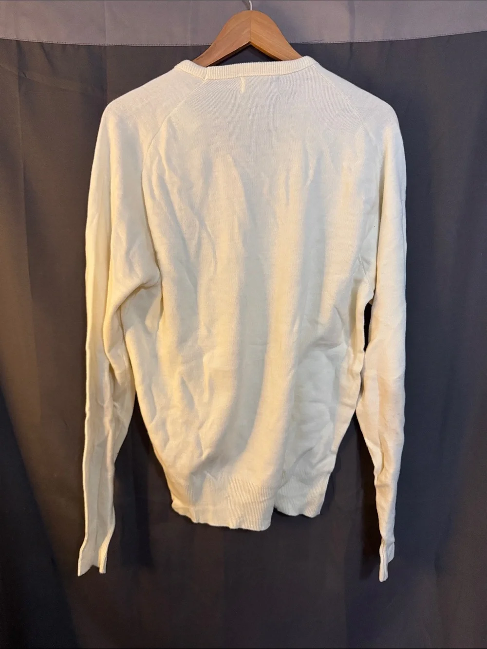 Original team issued 1980’s Oregon Ducks V-neck Sweater